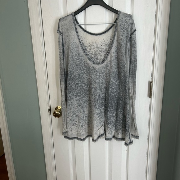Tops - Gray sheer oversized shirt.